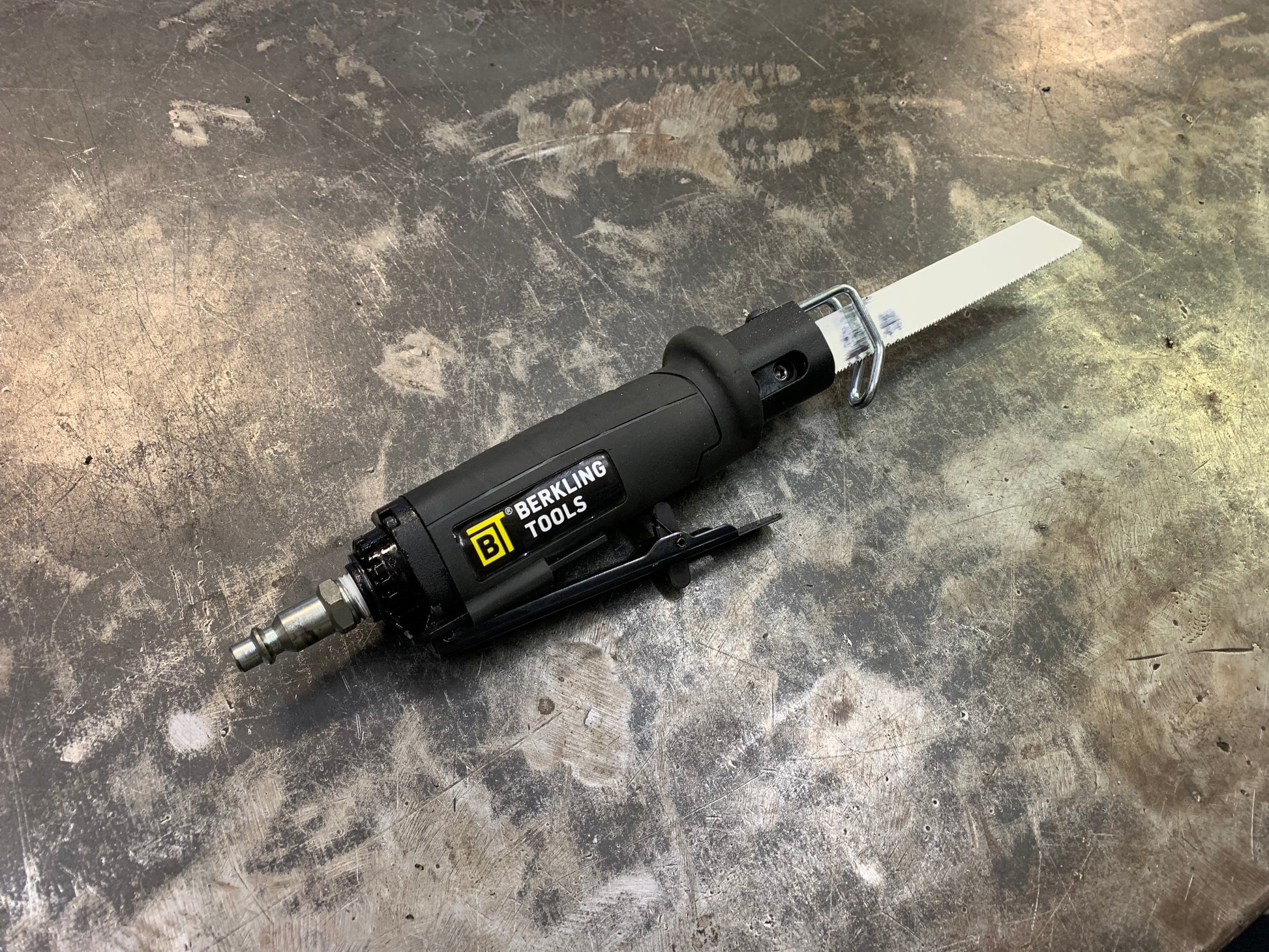 7102 Multi-function Compact Low Vibration 2-in-1 Air Saw / Air File with 8pcs Accessories - Berkling